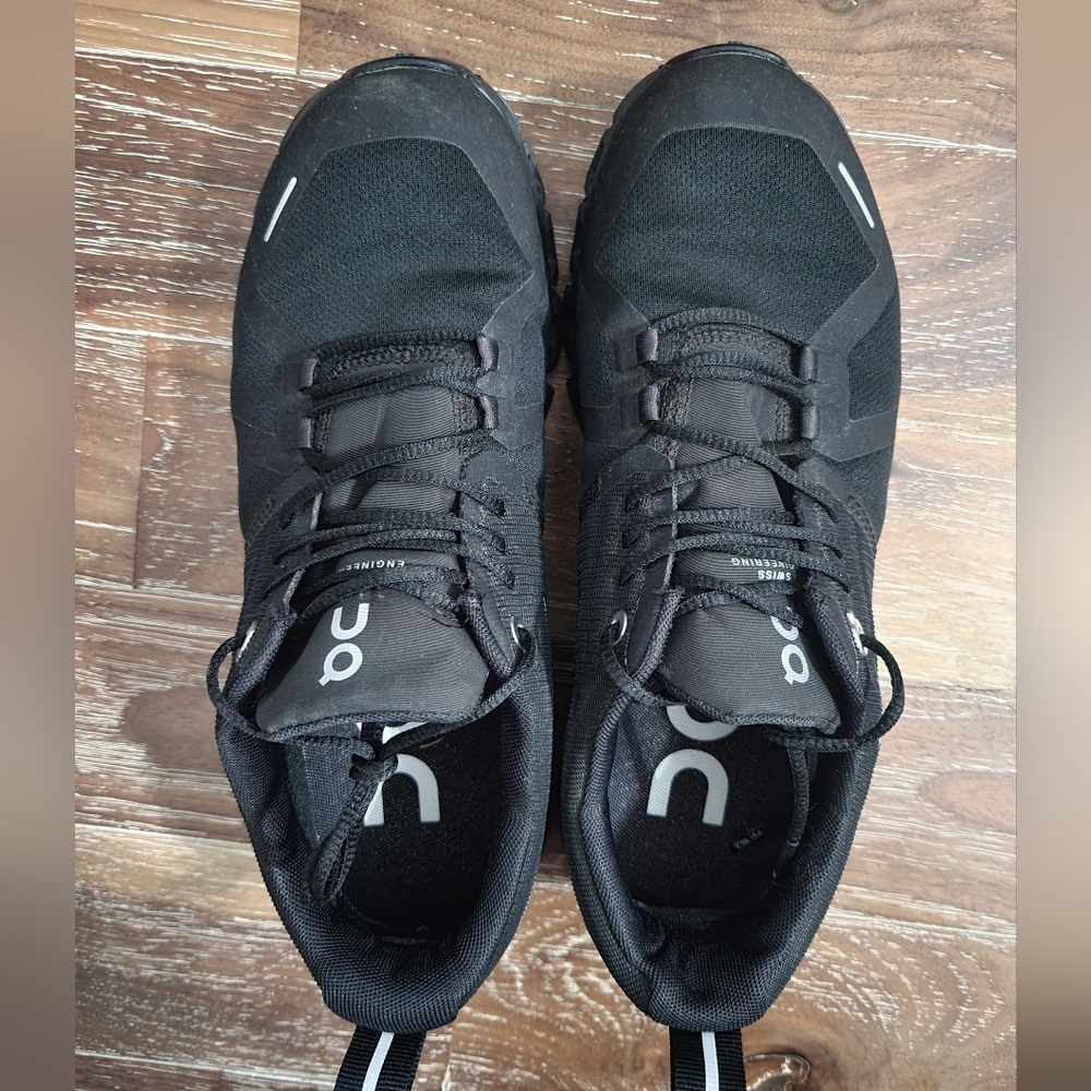 On Cloud Waterproof running shoes